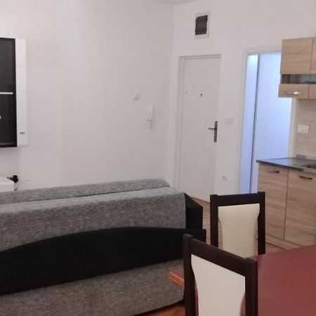 Lovely Condo Next To Salt Room, Bus Station Skopje Exterior photo