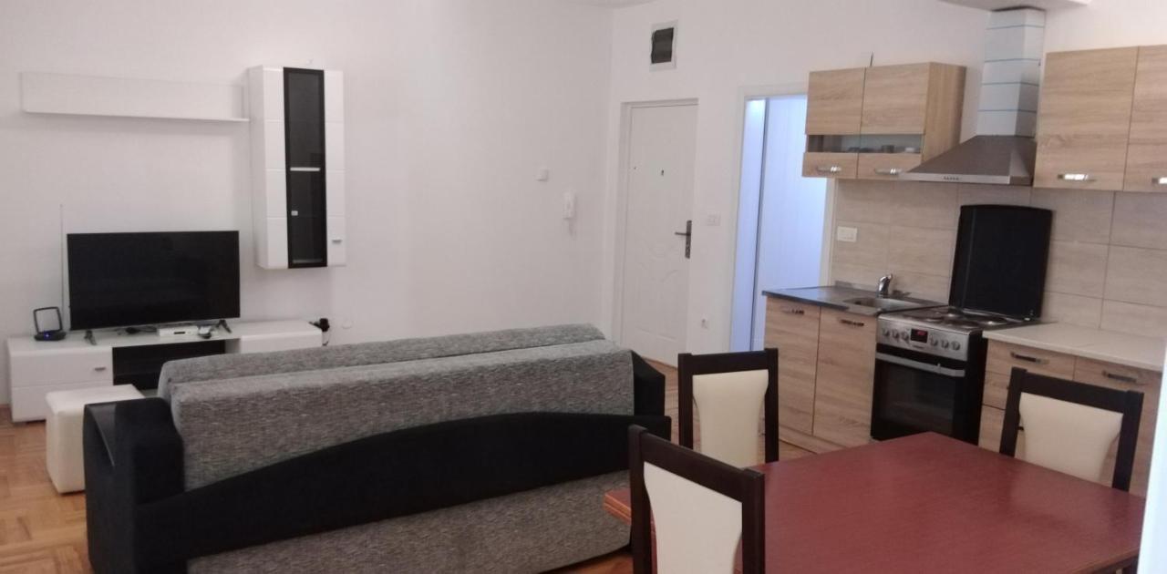 Lovely Condo Next To Salt Room, Bus Station Skopje Exterior photo